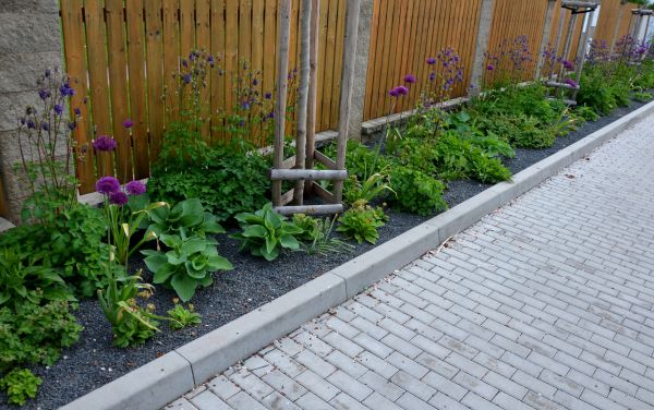 Garden Border Installation Service