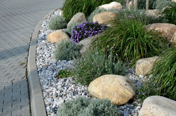 Garden Curb Installation